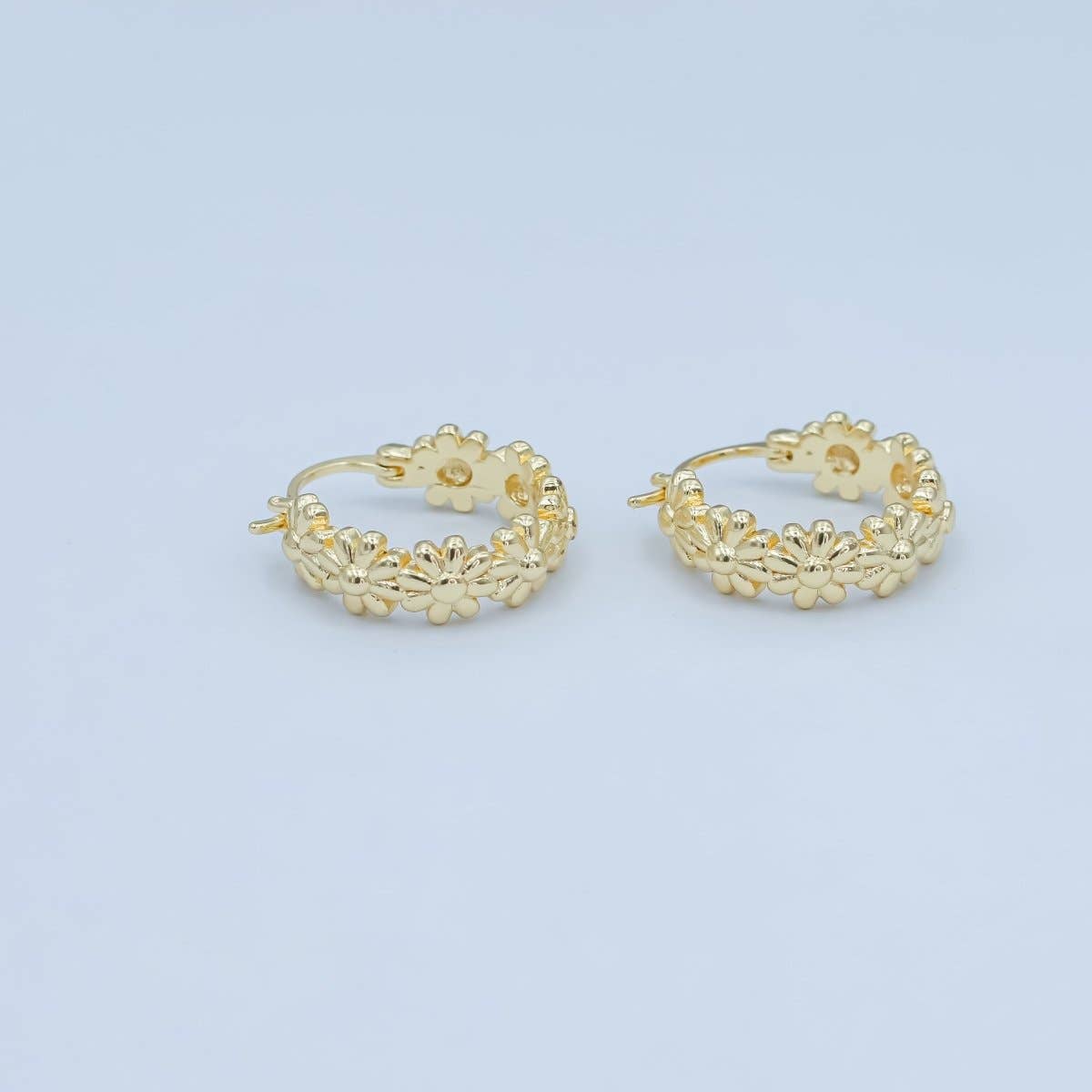 24K Gold Filled 20mm Daisy Flower Latch Hoop Earrings | V533