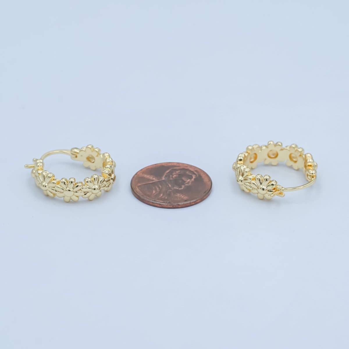 24K Gold Filled 20mm Daisy Flower Latch Hoop Earrings | V533